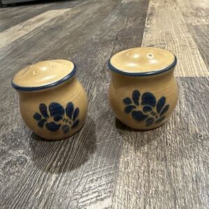 Pfaltzgraff Tan and Blue Floral Stoneware Salt and Pepper Shakers